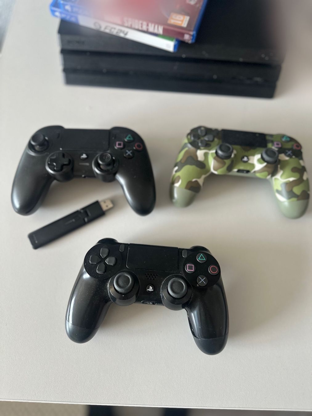 Sony Console: PS4 PRO – Usato da Zuchwil venduto da sul_jz7k 2