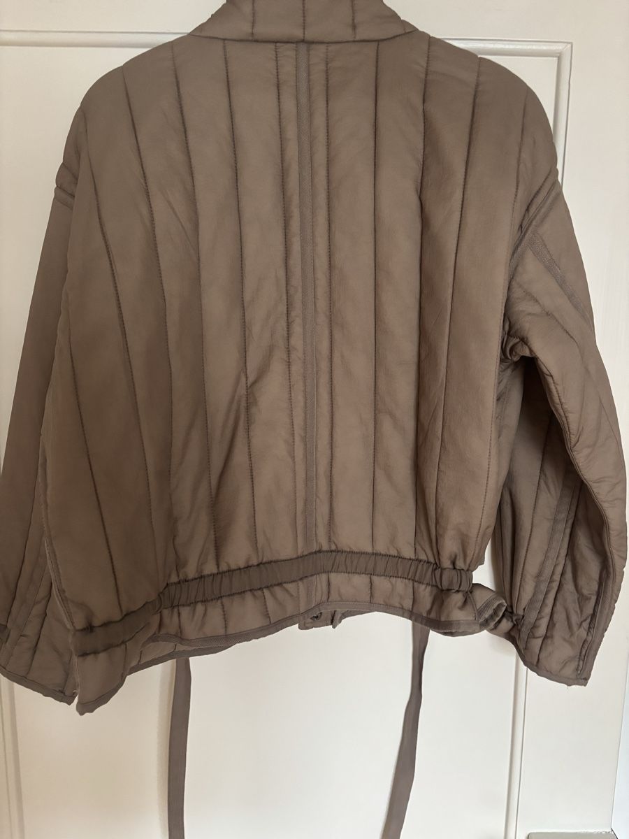 Mäntel: Moderne Oversize-Steppjacke – Gebraucht aus Luzern von Monica_19 5