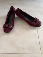 rote Ballerinas mit Schleife