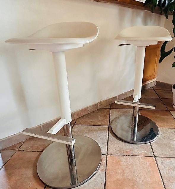 Ikea Sgabelli: 2 Tabourets de bar – Usato da Poliez-le-Grand venduto da vin_x9kj