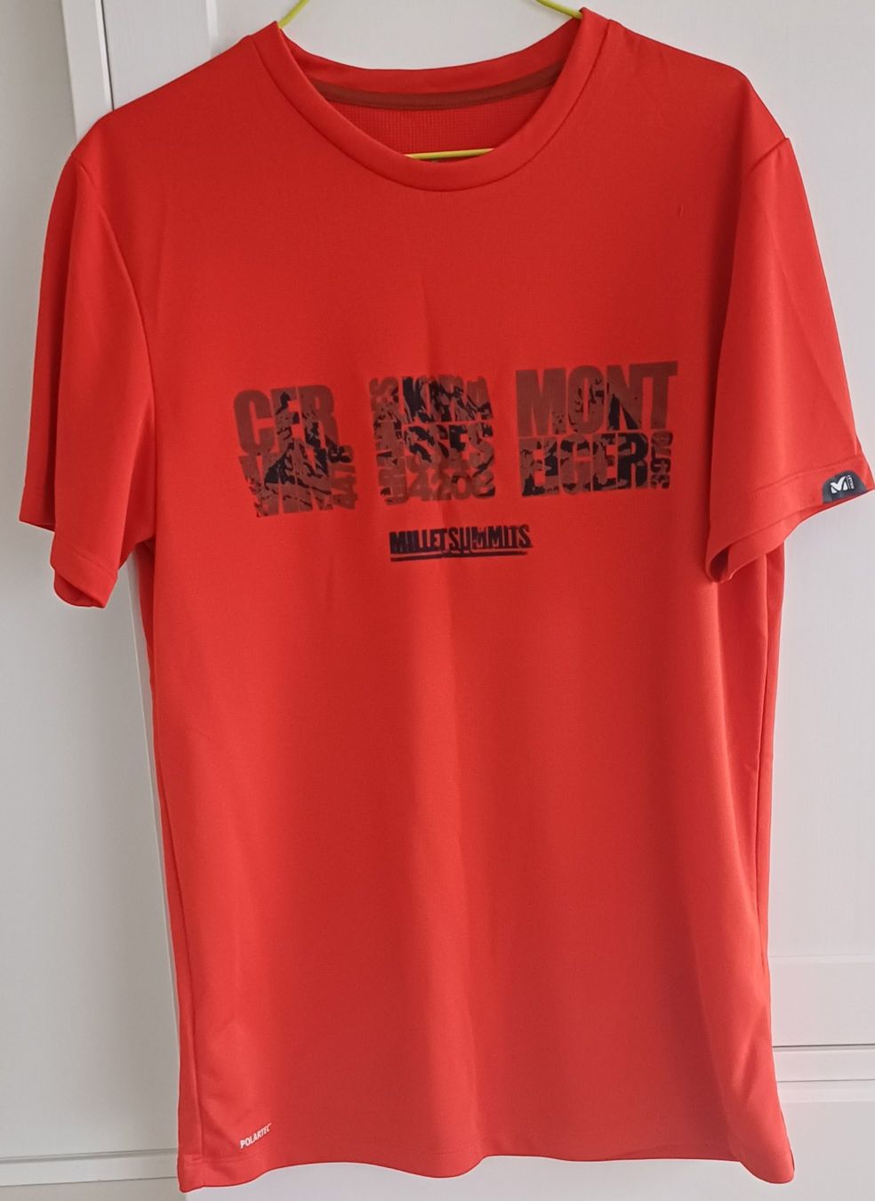 Millet T-Shirts: T-shirt rouge, Millet, taille S – Gebraucht aus Genève von cle_vk5j
