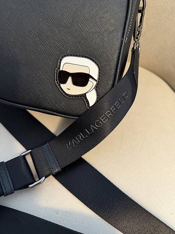 Borse da donna: Umhängetasche Karl Lagerfeld – Usato da Walenstadt venduto da jko_s667