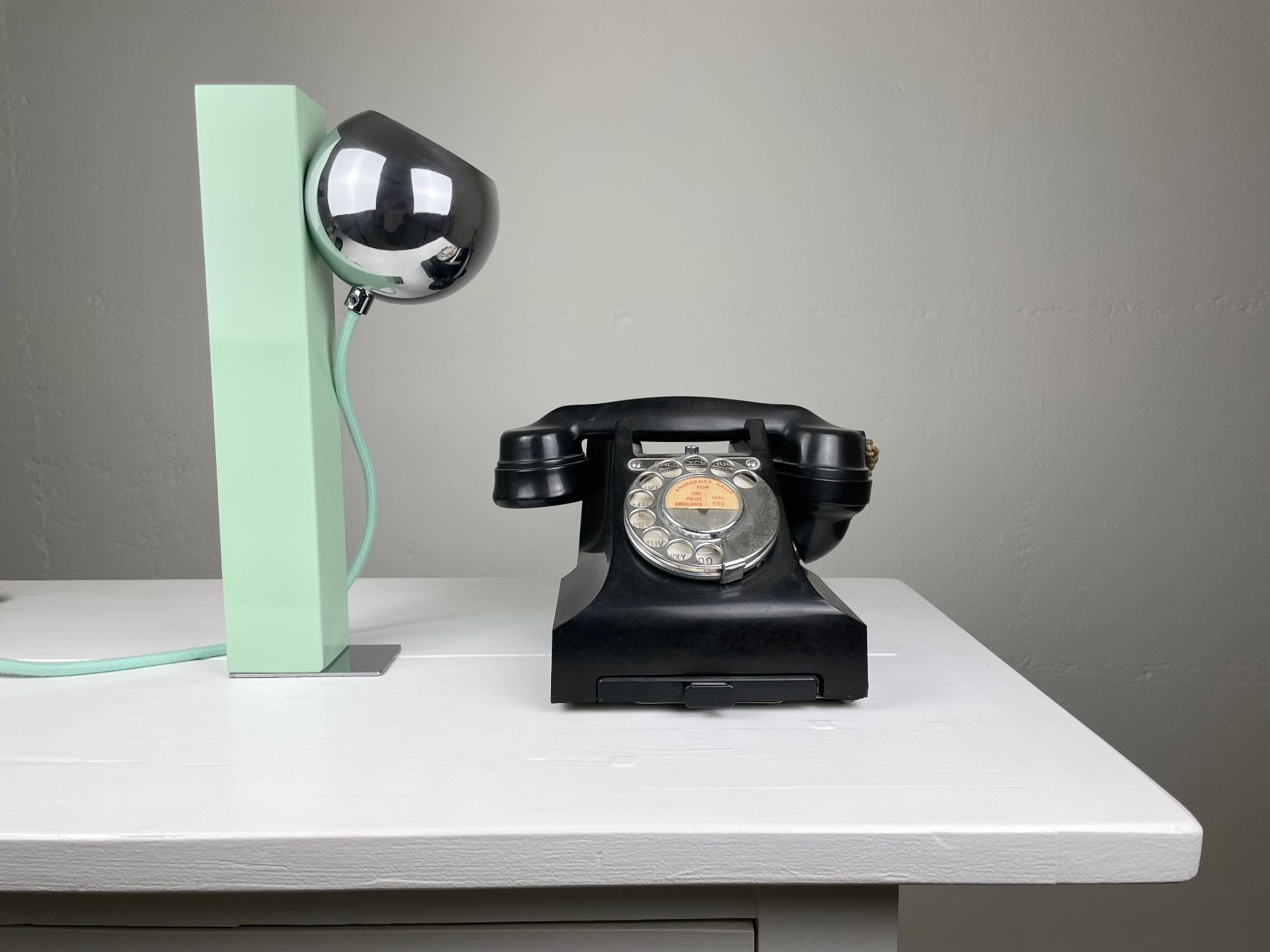 Lampade: Magnetic Eyeball Table Lamp – Usato da Genthod venduto da lightyear63 1