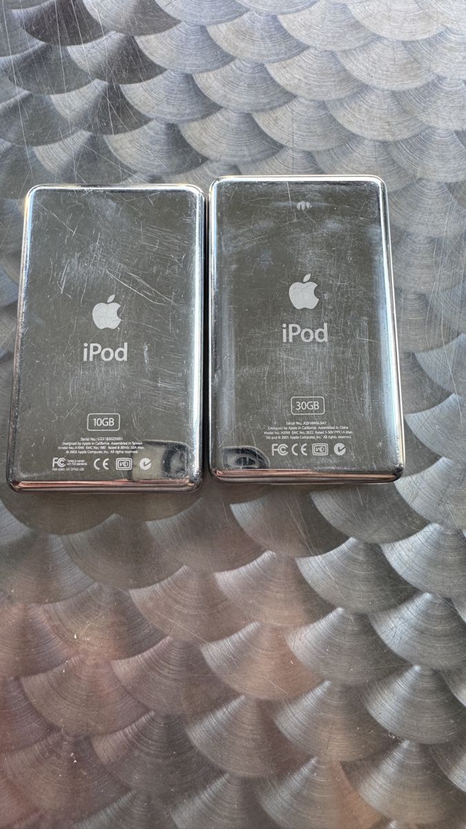 Apple Lecteur media portable: 2x Apple iPod Classic Model: A1040 & A1099 – D'occasion à Zürich par beli_30 4