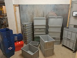Posten Rako Utz Kisten und andere Boxen mit Rollwagen