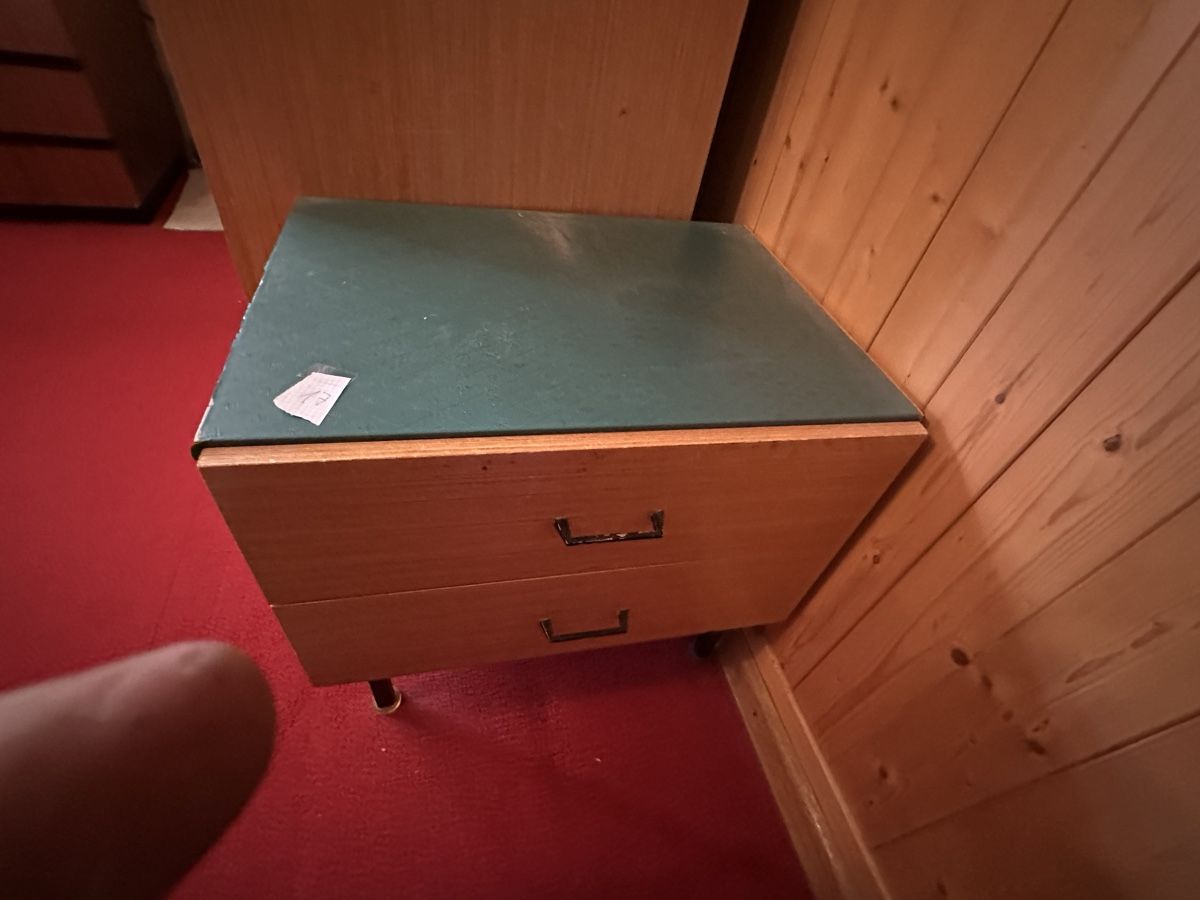 Cassettiere: Kommode zu Schrank  – Usato da Zeihen venduto da Chrutzelriet 1