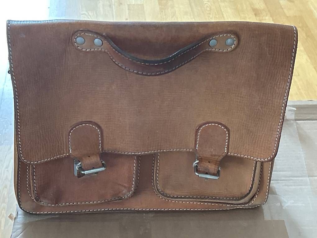 Taschen: Vintage Schultasche Leder – Gebraucht aus Büsserach von bluebell07