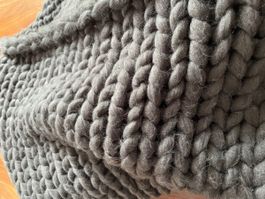 graues Deko-Plaid