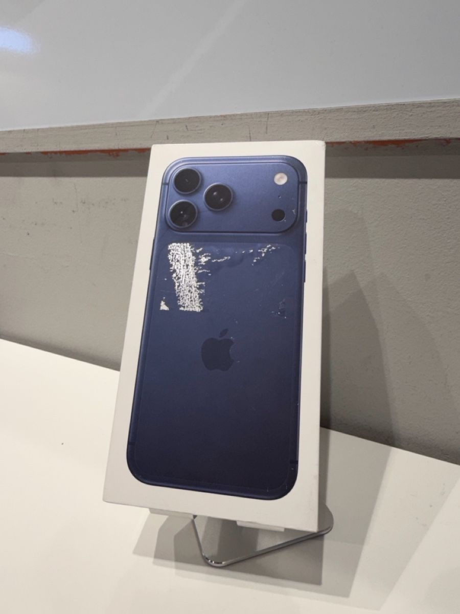 Apple Telefoni cellulari / Smartphones: iPhone 17 Pro Max - 256GB Deep Blue – Nuovo e nell'imballaggio originale da Zürich venduto da NOXEM