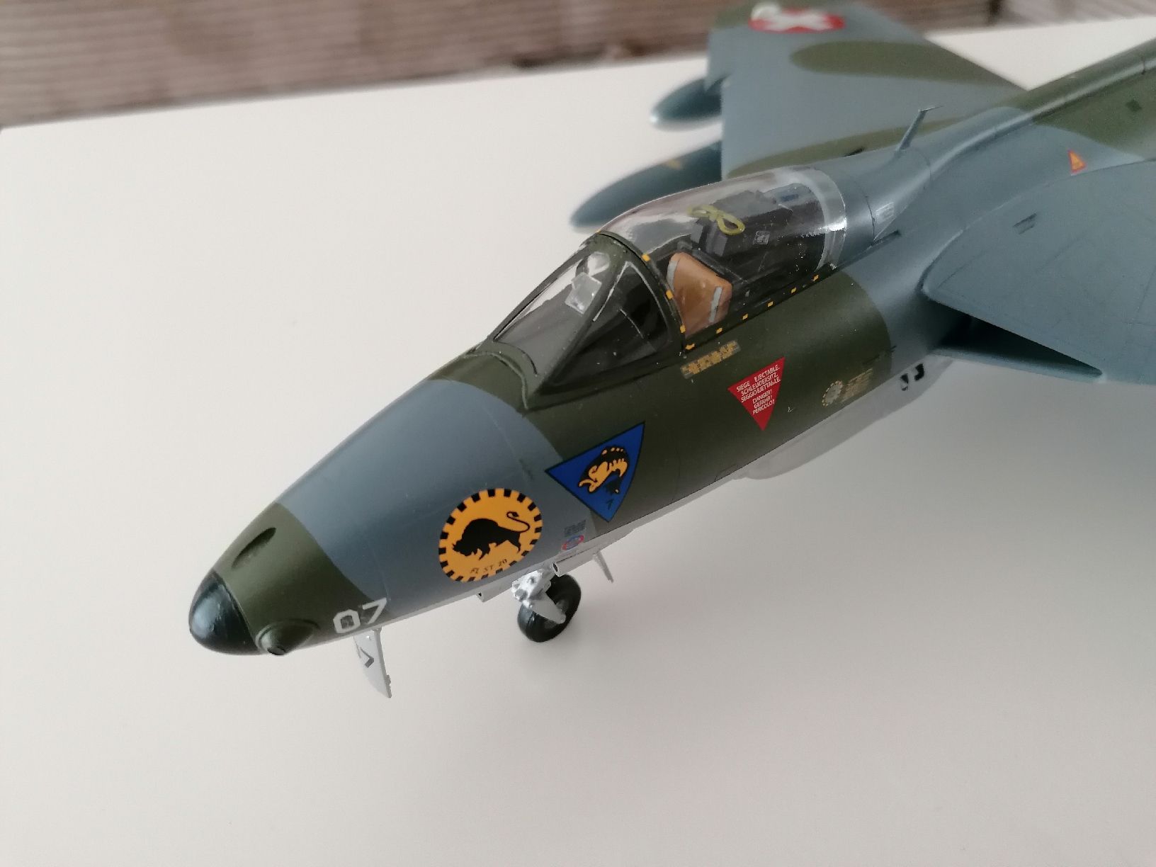 Schweizer Armee Kit di modellismo & Modellini statici: Hunter Schweizer Luftwaffe – Nuovo (secondo la descrizione) da Brunnen venduto da pepone08 5