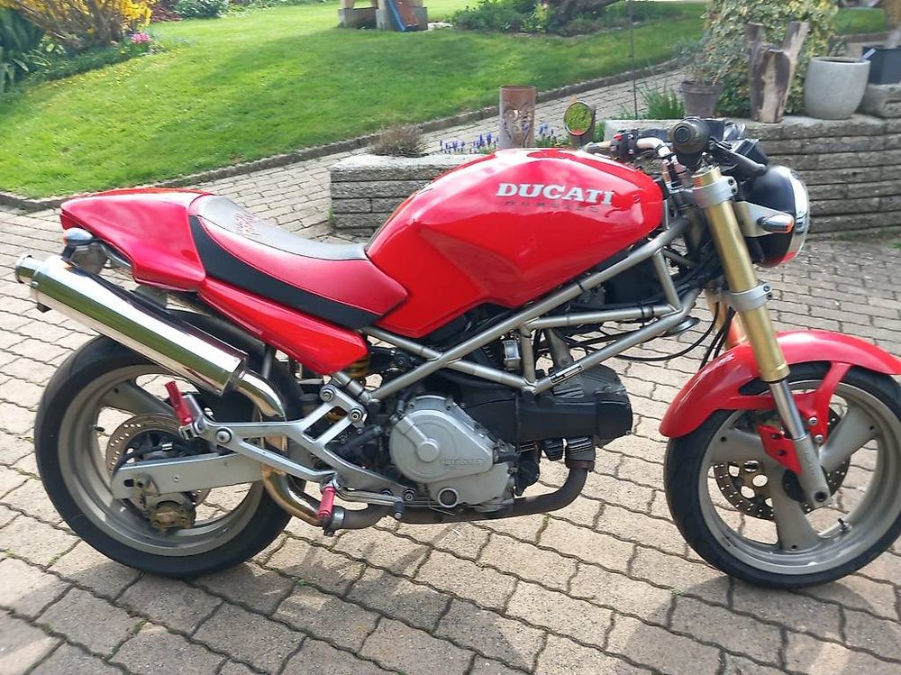 A VENDRE MOTO DUCATI MONSTER ROUGE EN PARFAIT ETAT 3