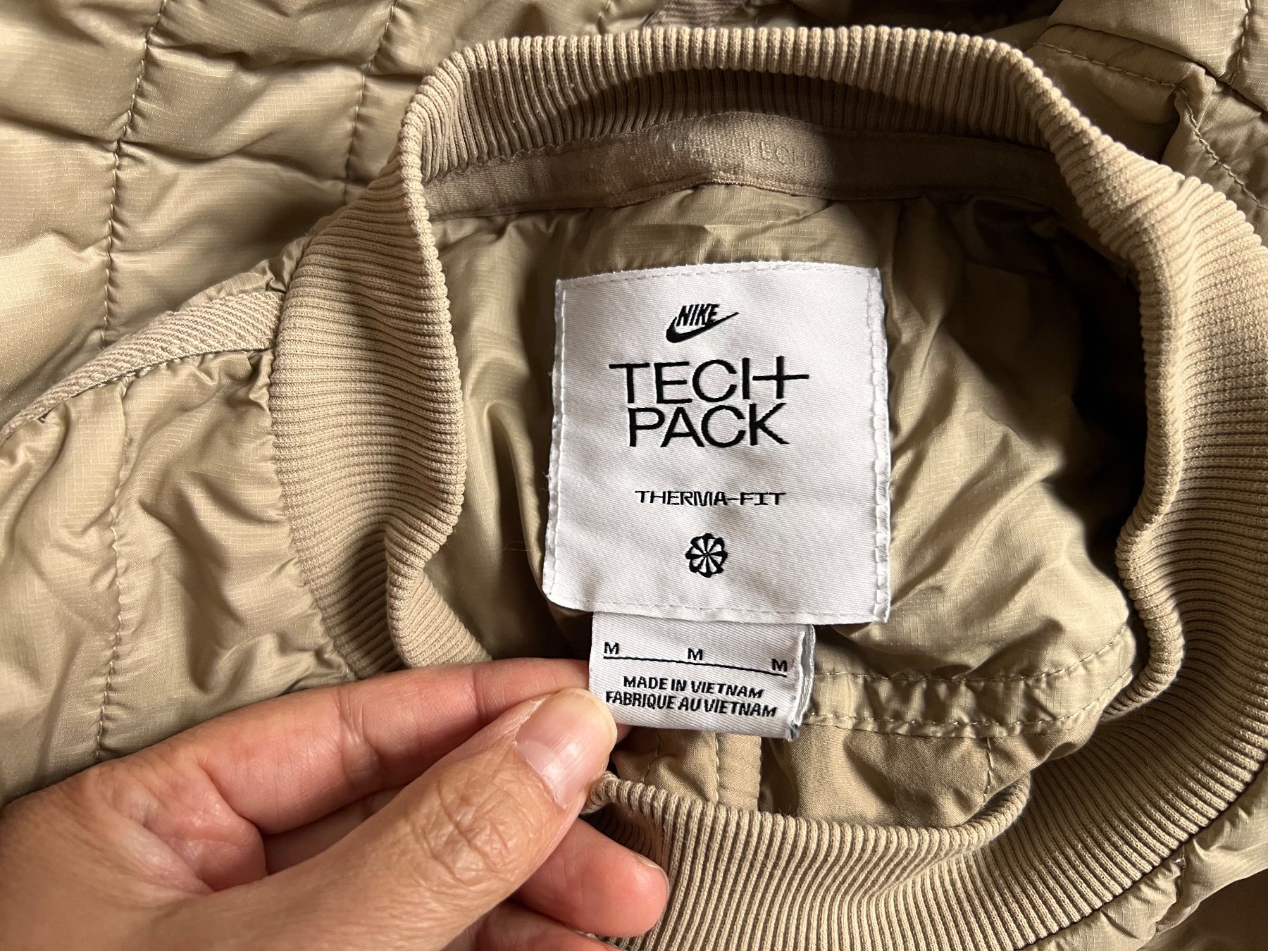 Nike Pulls & Sweat-shirts: Nike TechPack Therma-Fit Pullover Herren Grösse M – D'occasion à Hünenberg See par mississauga 3