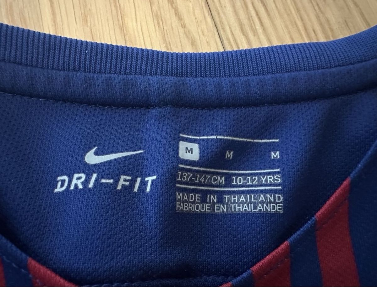 FC Barcelona Canottiere & Pantaloni: FC Barcelona Trikot Gr M – Usato da Aarau venduto da E.Malbec 1