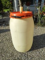 Faserplast Kunstoff Fass  ? 150 Liter ?