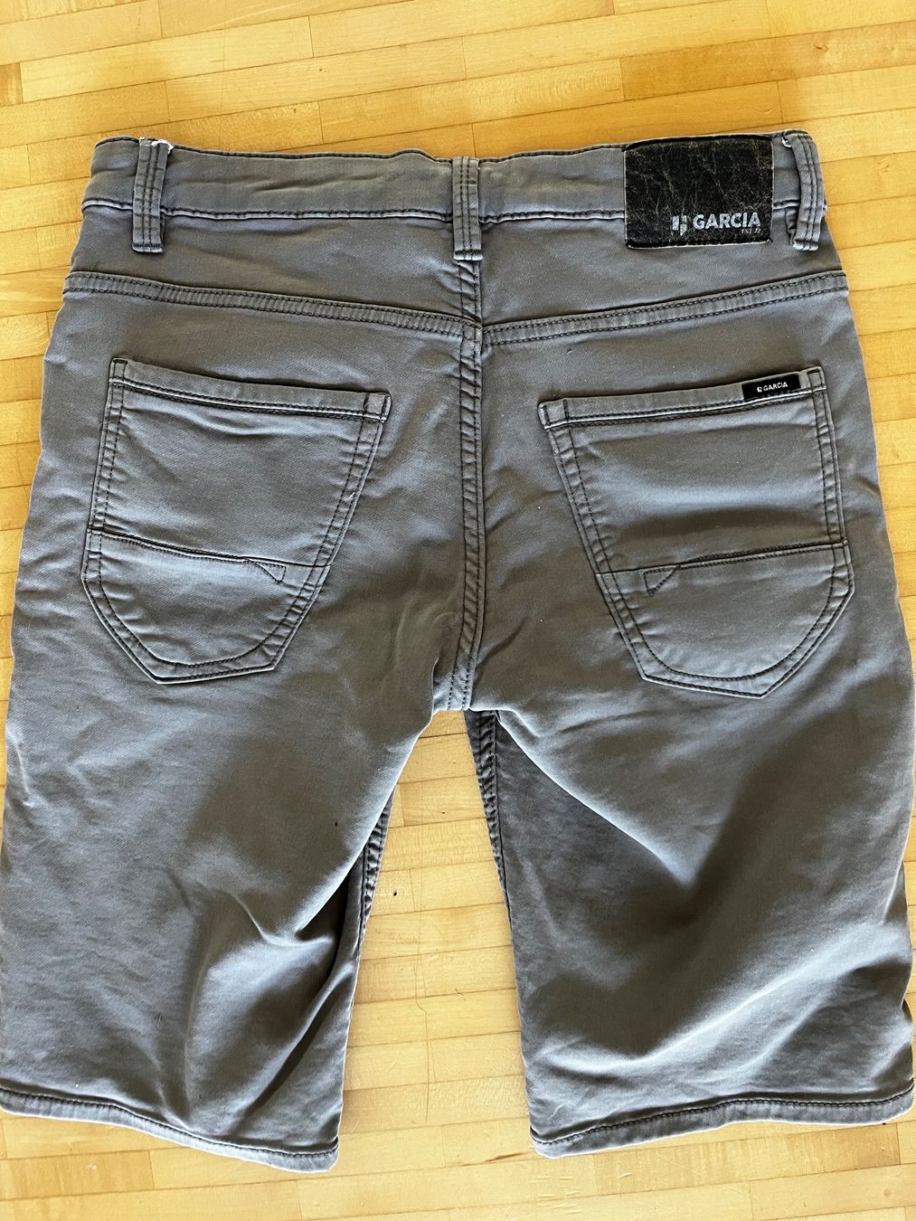 Pantaloni: Shorts Garcia grau 170 regular fit – Usato da Horgen venduto da Hoppelhase11 1