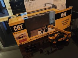 CAT TH360B Teleskoplader  Norscot 1:50  mit Zubehör & OVP