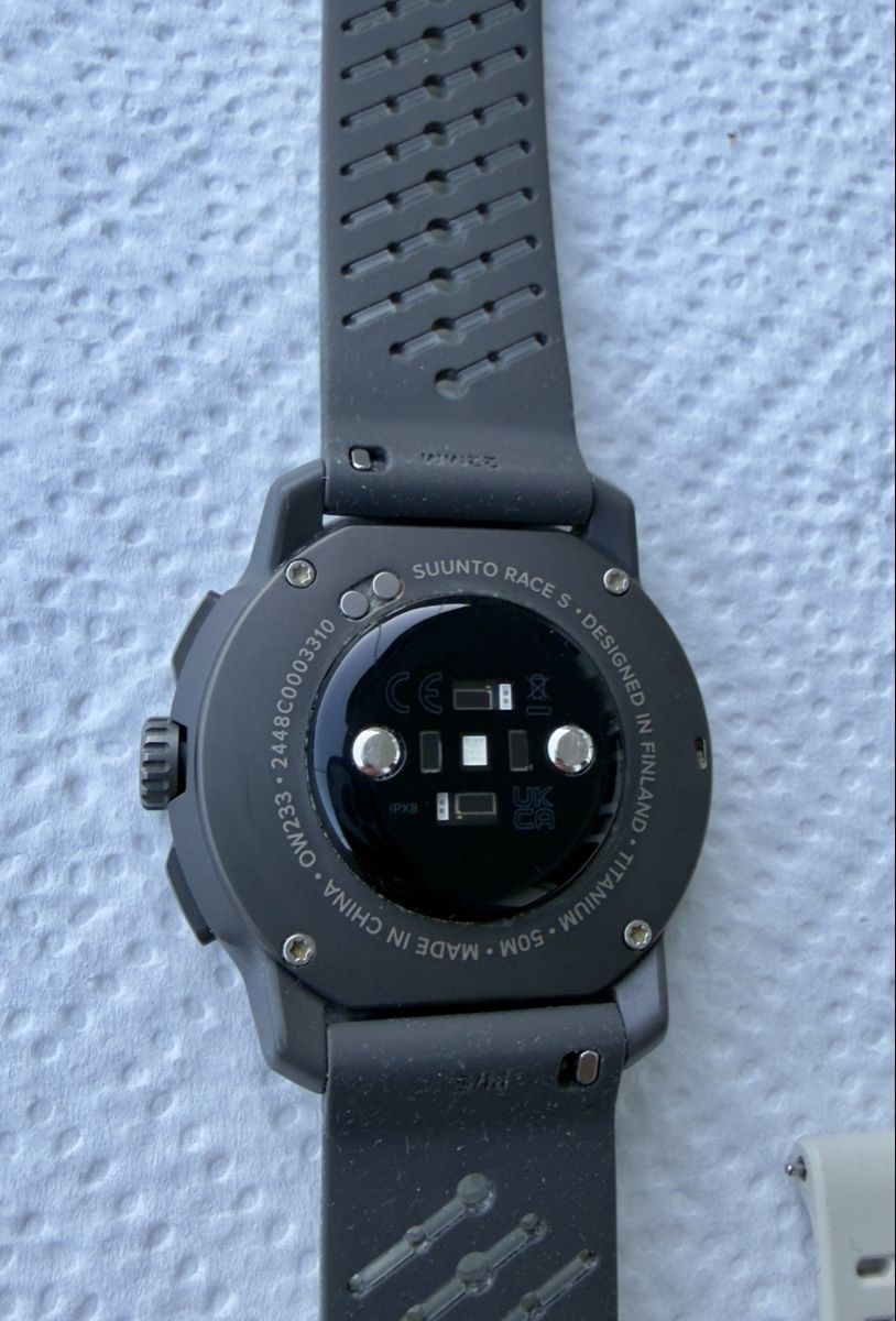 Suunto Smartwatch: Suunto Race S Titanium Graphite grau – Usato da Saillon venduto da Roduitpa 1