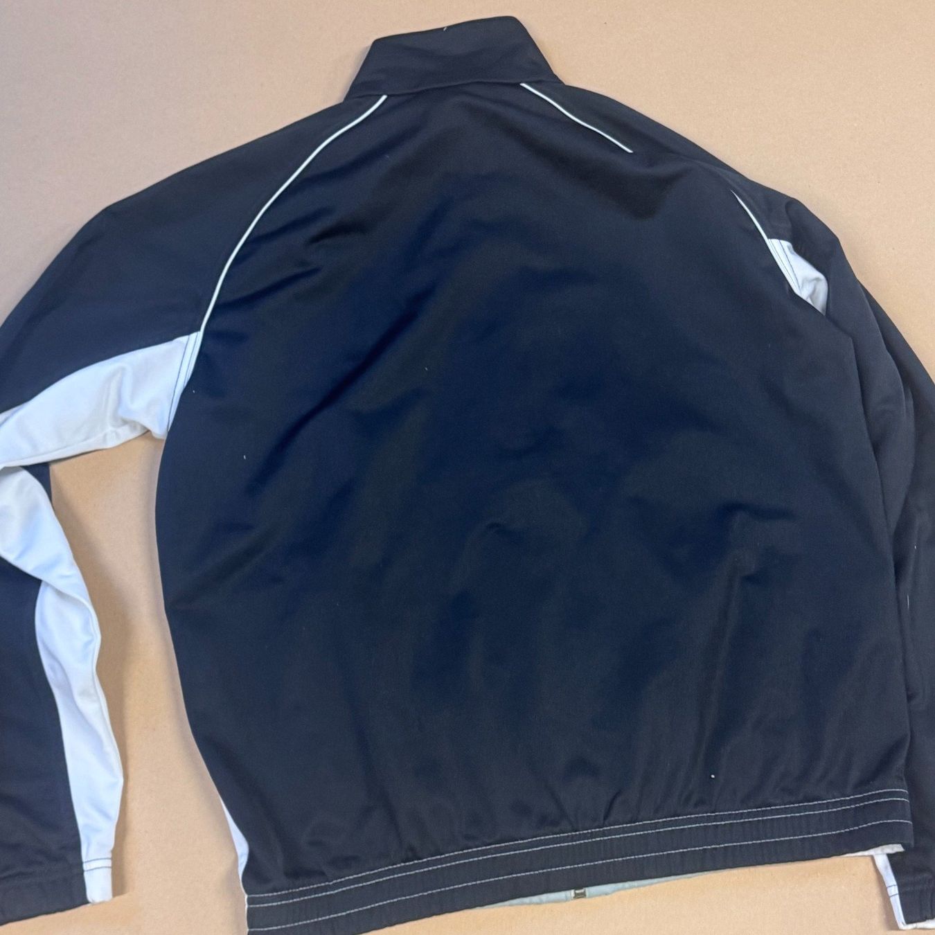 Nike Giacche: Nike vintage 90s grey track jacket – Usato da St. Gallen venduto da sourced_limited 5
