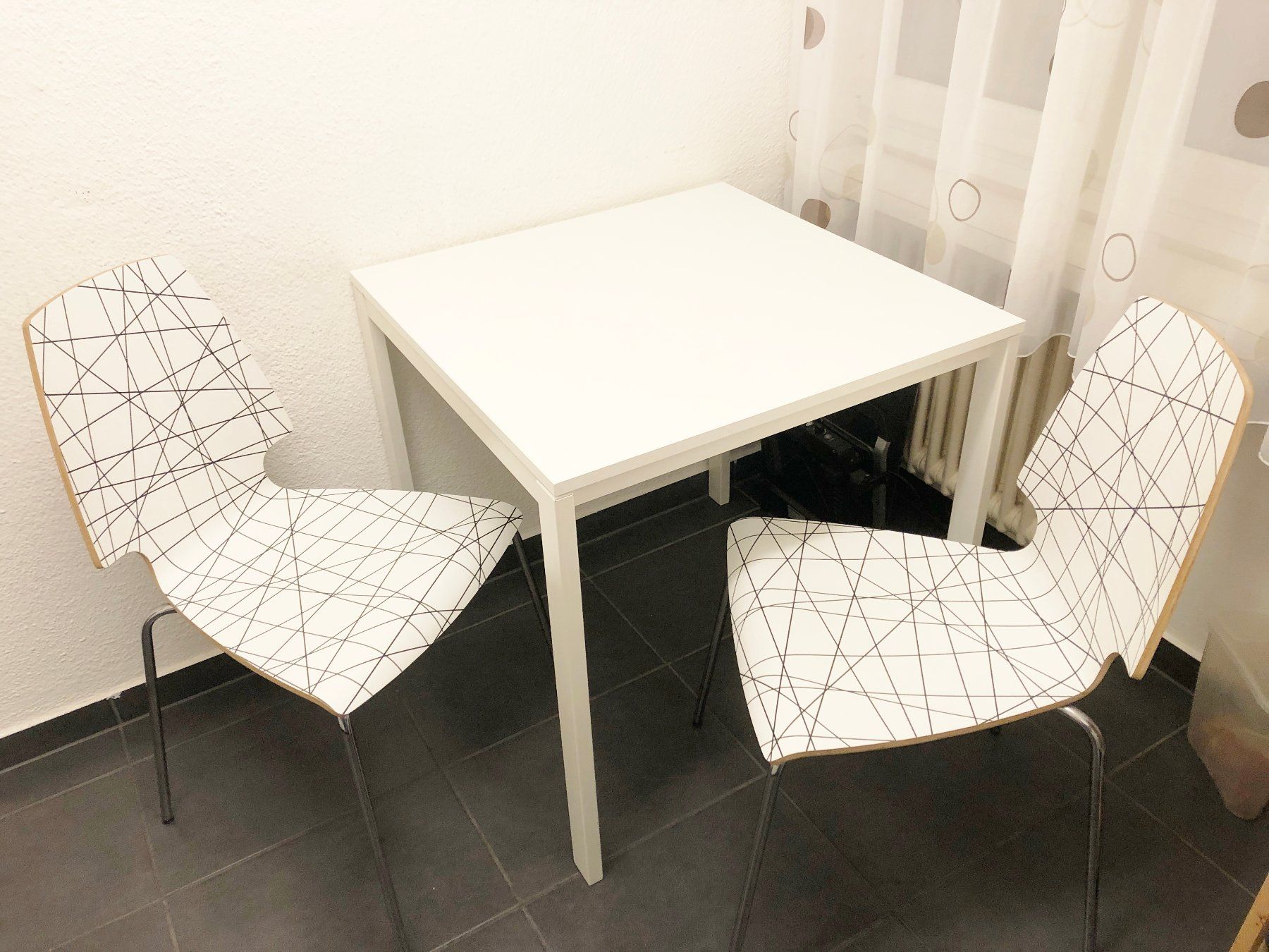 Ikea Tische: Tisch 75 x 75  cm mit 2 Vilmartiühle – Neu (gemäss Beschreibung) aus Glattbrugg von Ariel012