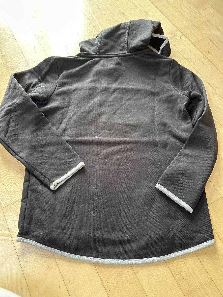 Pulls et sweat-shirts: Cooler Pullover Gr 140 – D'occasion à Zizers par special_peanuts 1