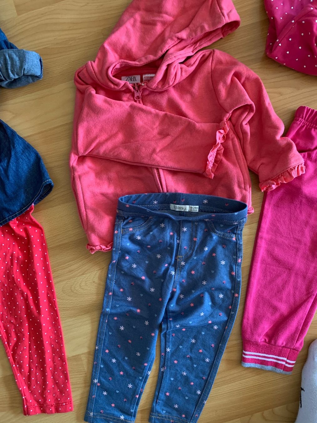 Lotti & Set di vestiti: Baby Kleider Grösse Grösse 86 – Usato da Moosseedorf venduto da SDmedia 3
