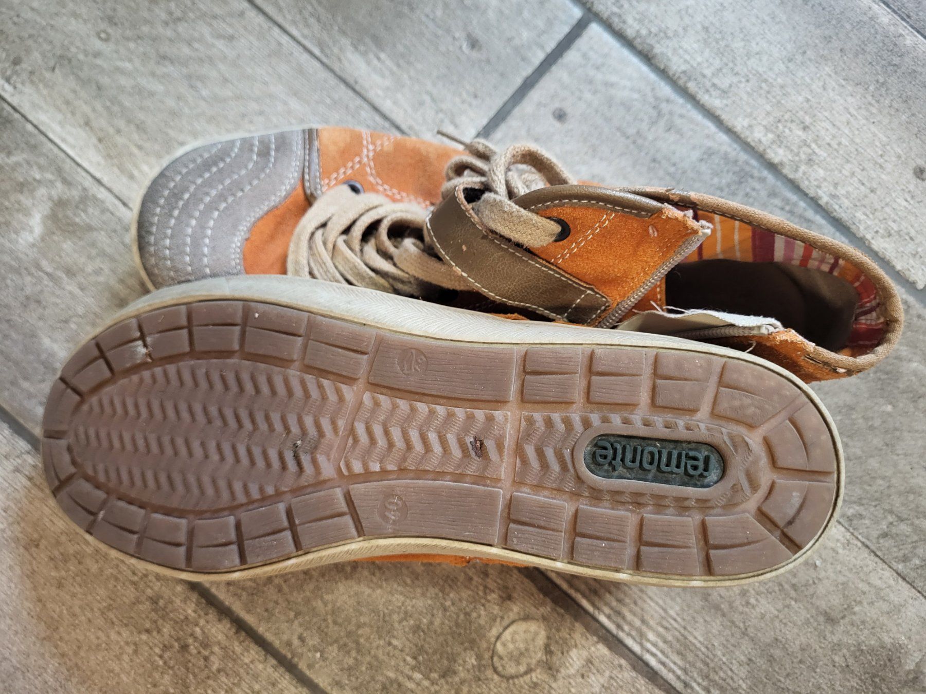Damenschuhe: Sneaker Gr 40 – Gebraucht aus Matt von Pippilotta05 2