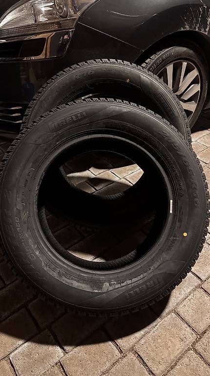 Pirelli Pneumatici & Ruote complete: Pirelli 215/65 r16 Winterpneu – Usato da Lüterkofen venduto da dinu1983