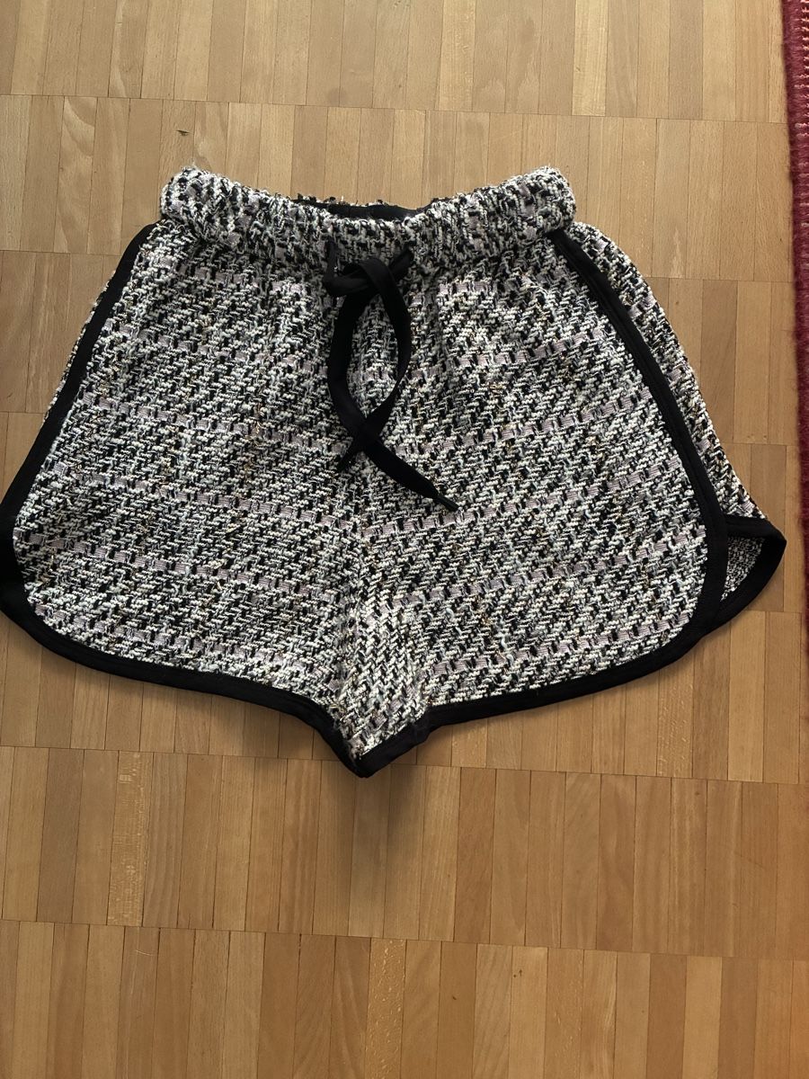 Maje Hosen: Maje Damen schort  – Gebraucht aus Laupen BE von ole_l8gg