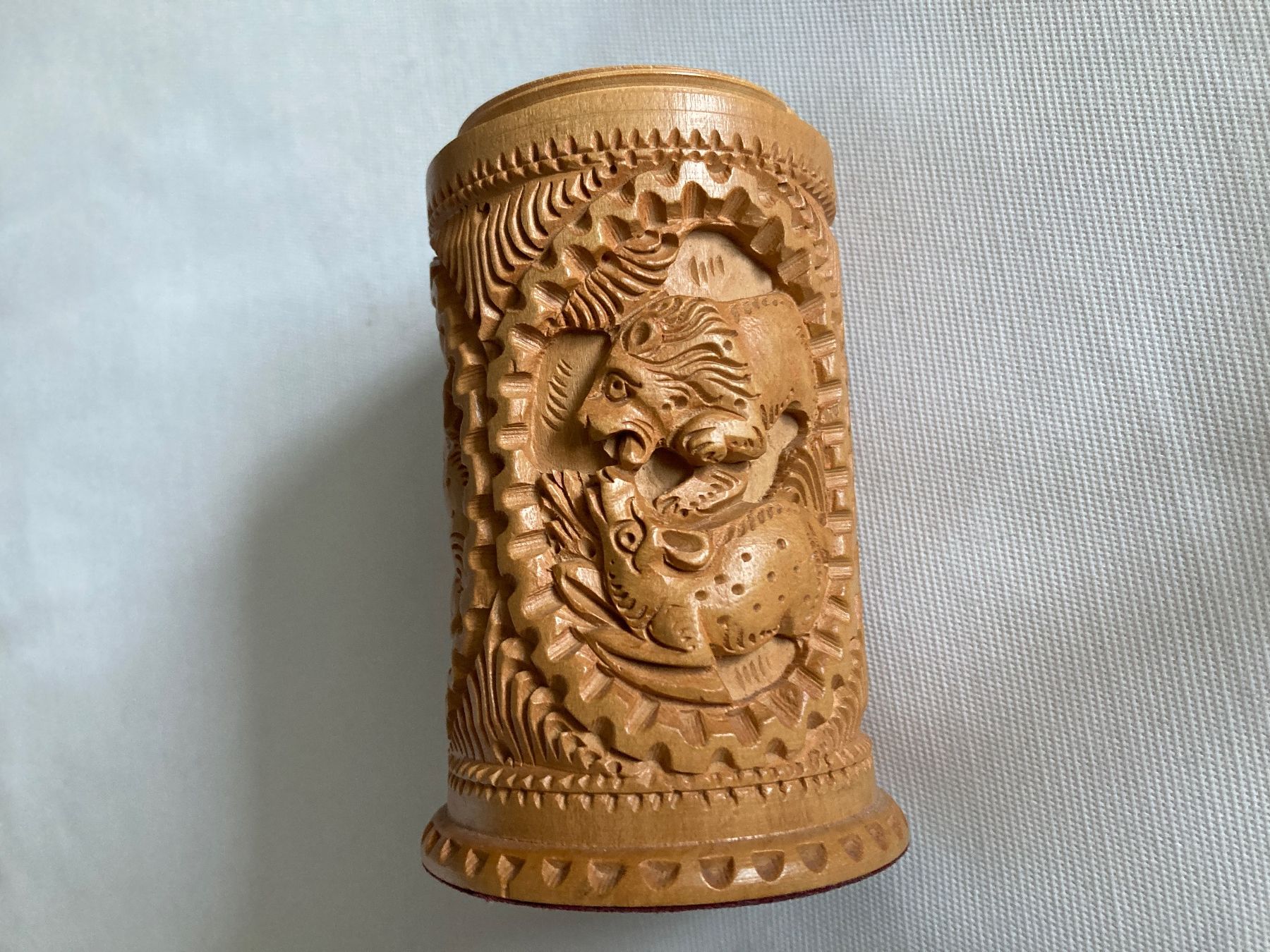 Küchengeräte: Vintage Handgeschnitztes Holz Dose mit Deckel - Teemühle – Neu (gemäss Beschreibung) aus Küsnacht ZH von PLZoll 6