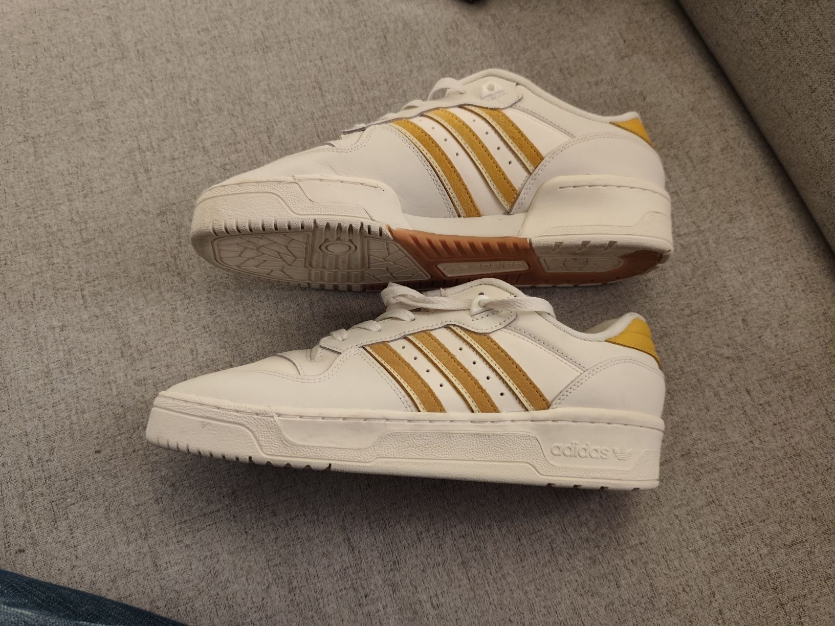 Adidas Herrenschuhe: Sneaker Adidas – Neu (gemäss Beschreibung) aus Oberägeri von ang_22g5 2