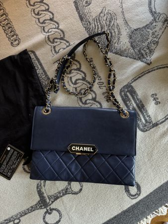 Chanel 2017 Navy Lambskin Label Click Flap Shoulder Bag
