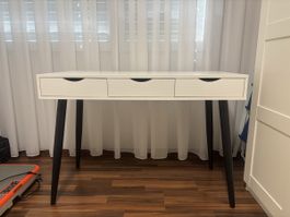 Schreibtisch stylisch