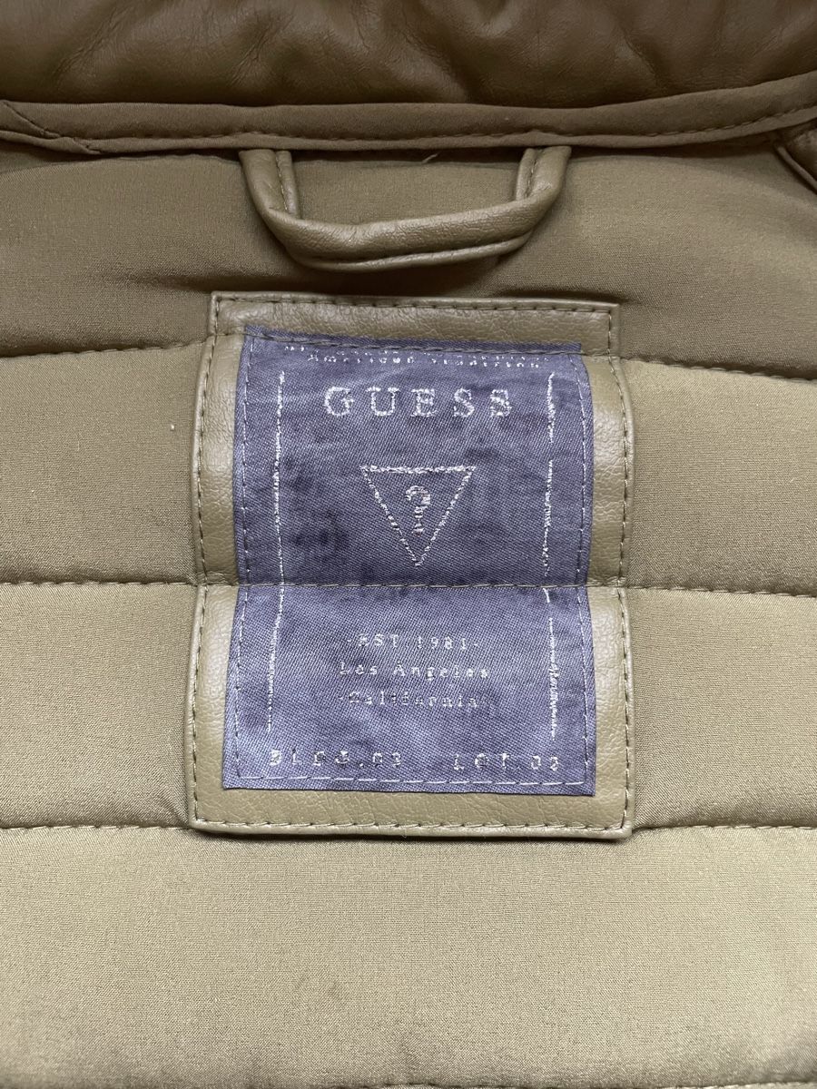 Guess Cappotti: Doudoune Guess – Usato da Neuchâtel venduto da Estonia17 3