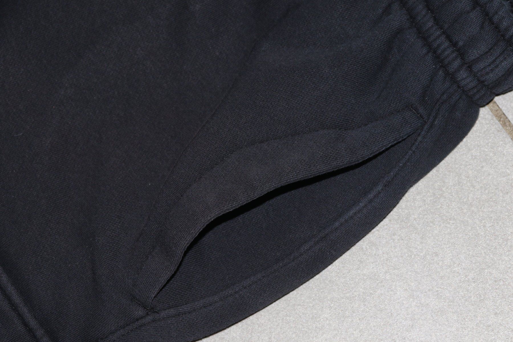 Nike Pantaloni: Herrenhose von NIKE Gr.M – Usato da Oberwil-Lieli venduto da Svetlana28 4