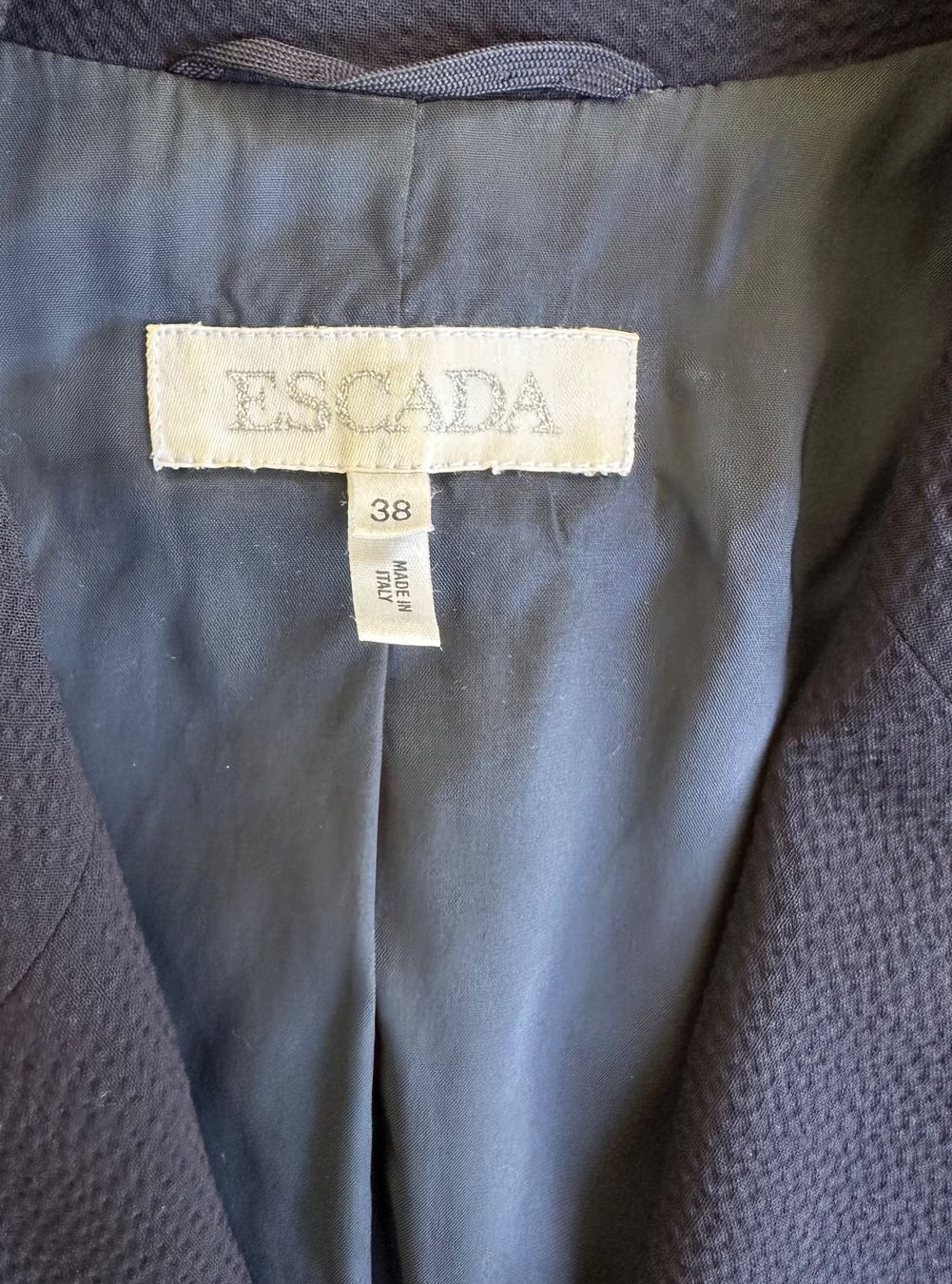 Escada Giacche: Escada Vintage Blazer Damen 38 – Usato da Liestal venduto da Ballybs 2