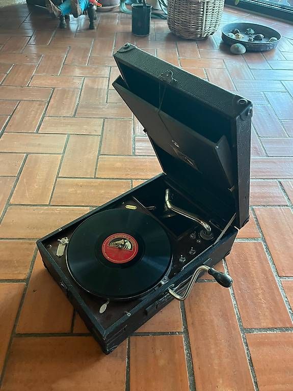 Giradischi: His Master's Voice Koffergrammophon – Usato da Thalwil venduto da noe_j7px