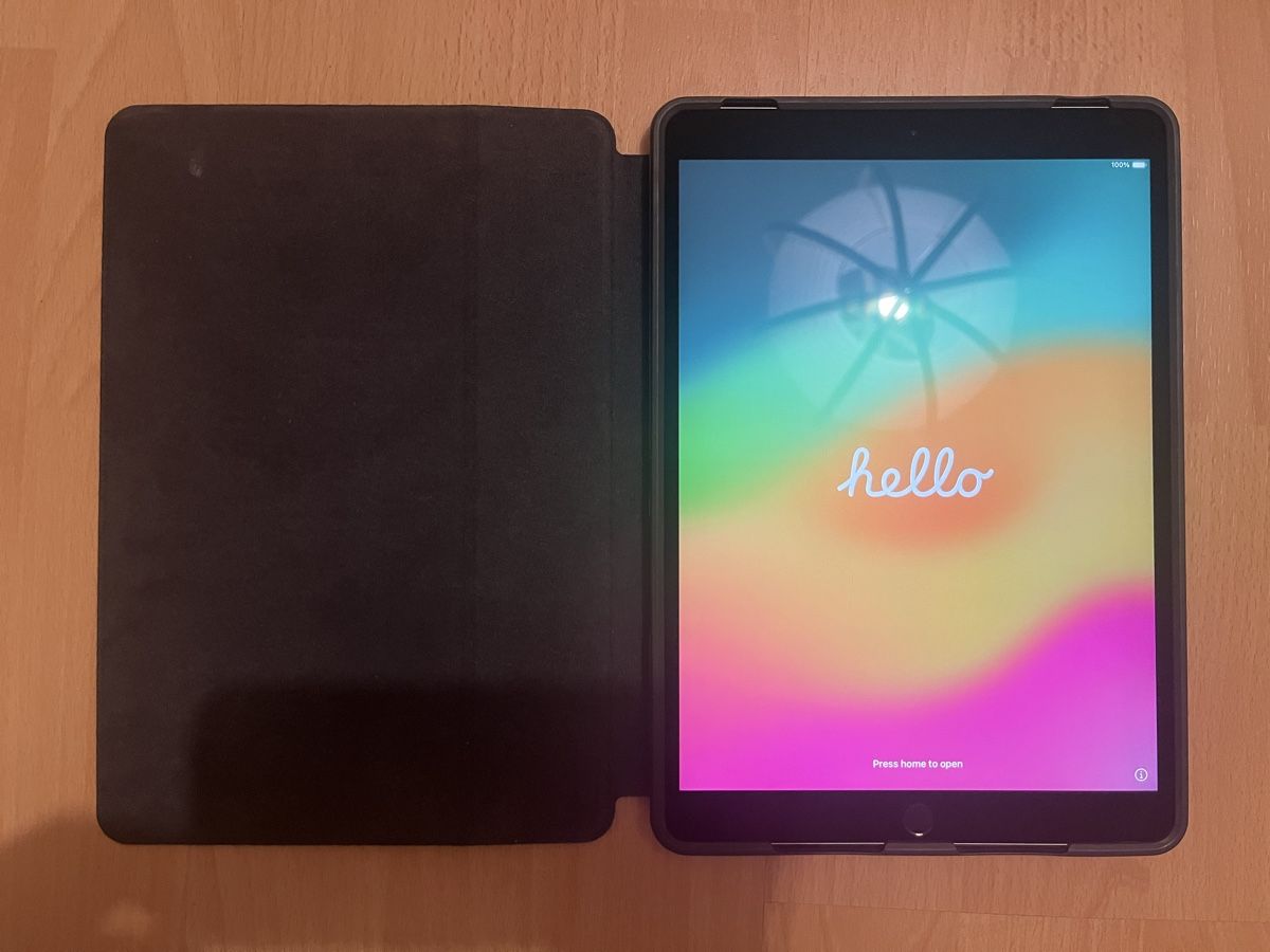 Apple Tablet PC: iPad Pro (10,5") 64GB mit Hülle – Neu (gemäss Beschreibung) aus Olten von alex.wardl