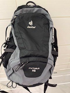Grosser Rucksack mit Rückengestell