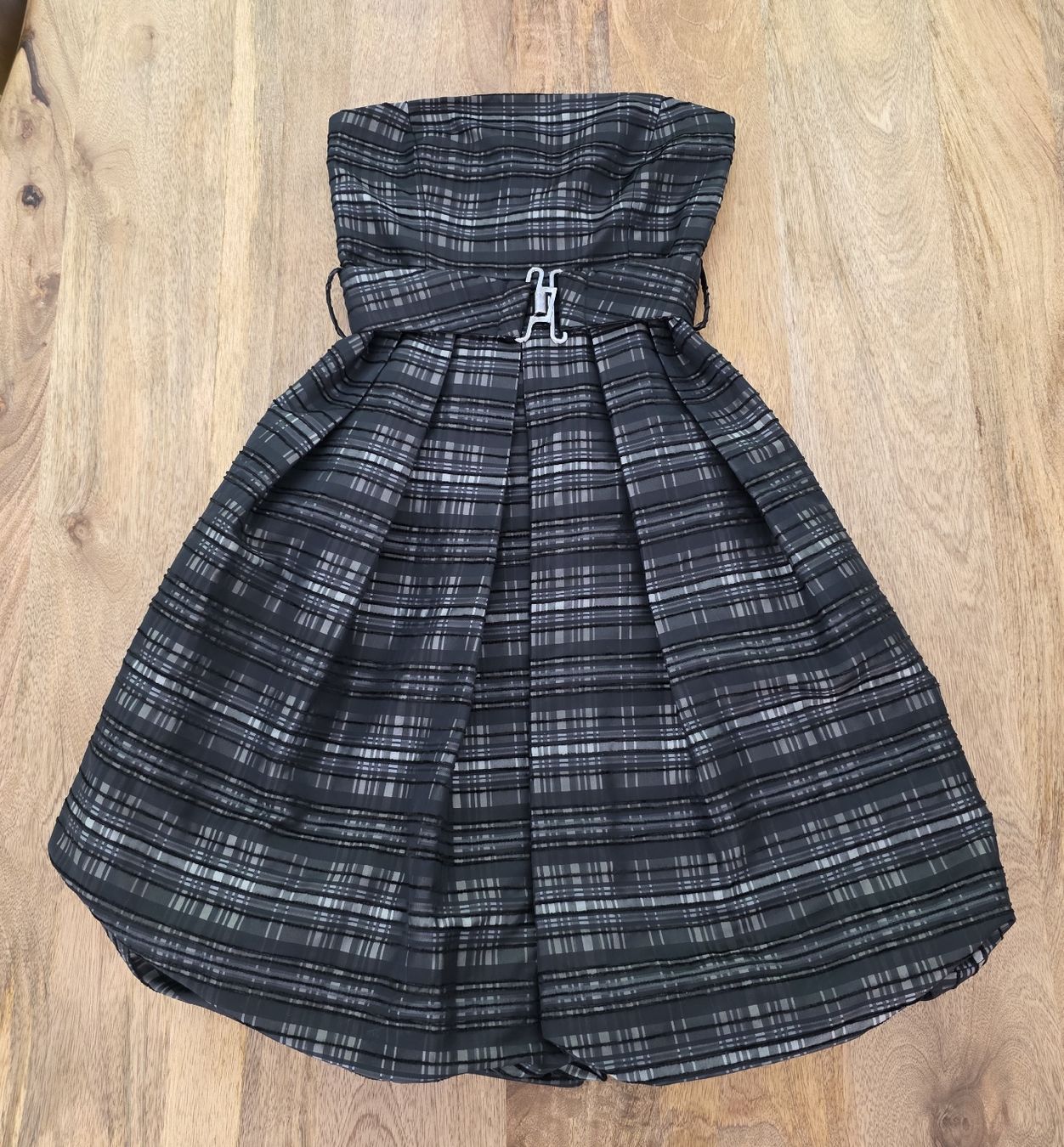 Zara Vestiti: Zara Basic Kleid, XS, Trägerlos, Karomuster, Sommer Hit! – Nuovo (secondo la descrizione) da Rheinsulz venduto da Gilea 8
