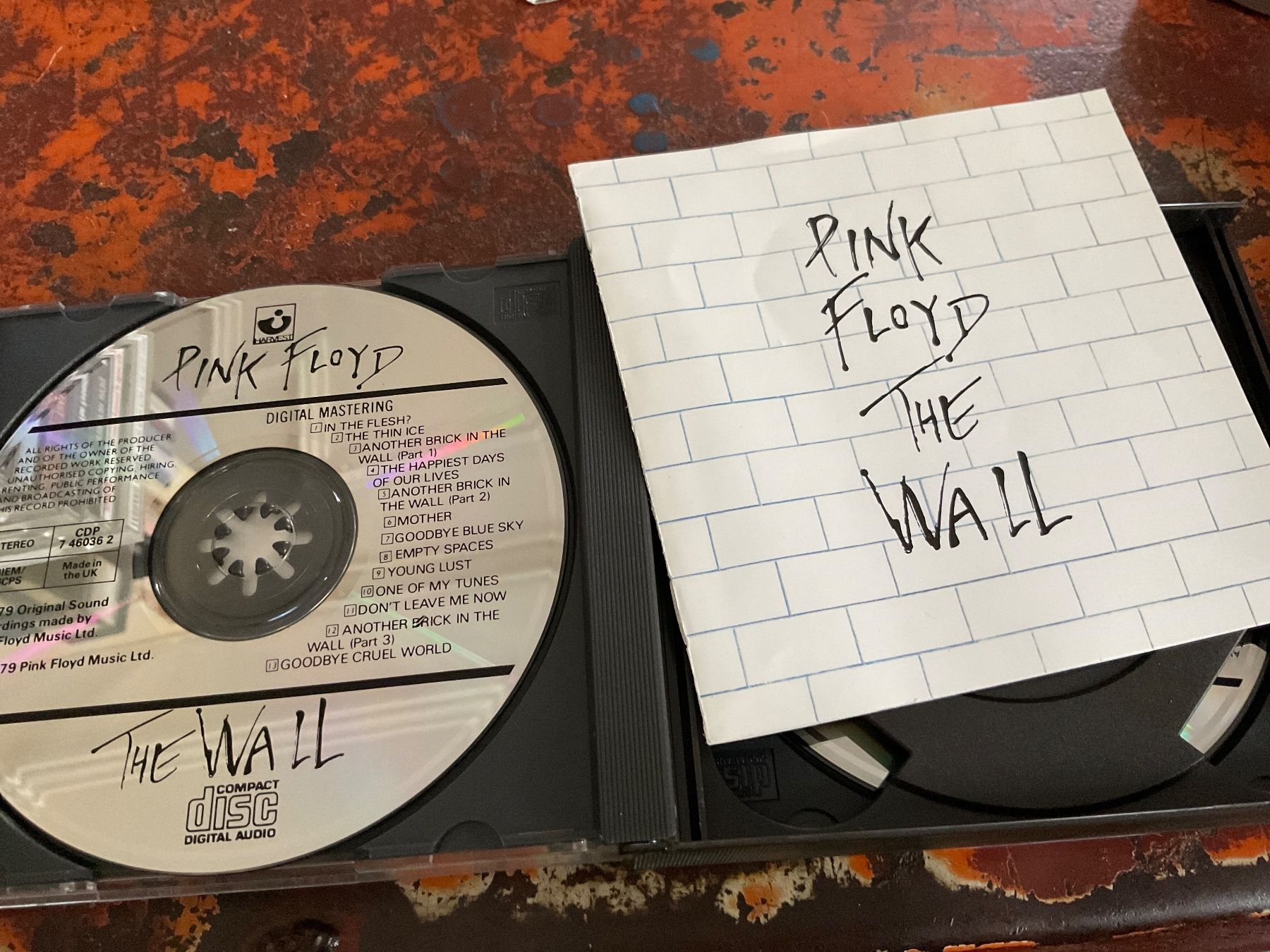 CD: Pink Floyd The Wall 2CD Original UK – Usato da Delémont venduto da vinylfreak01 2