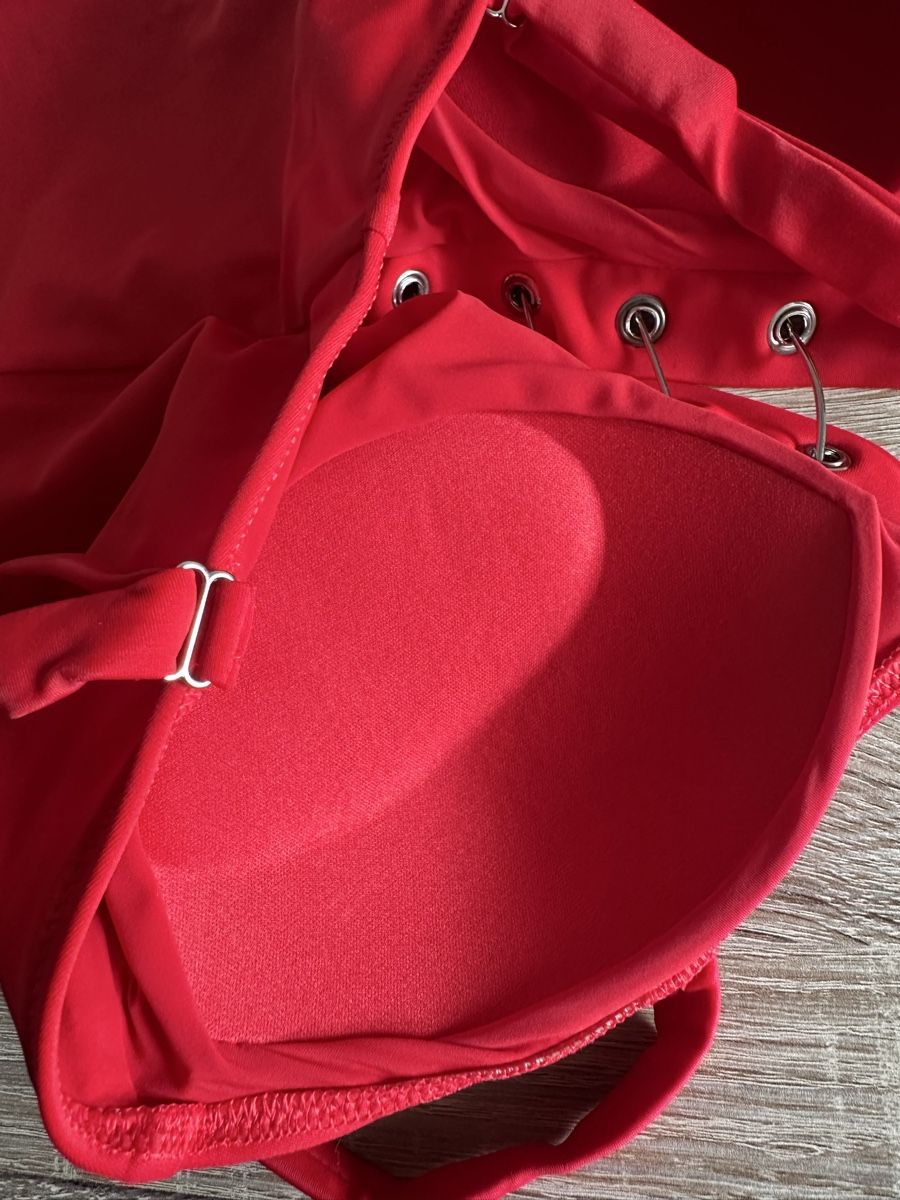 Costumi da bagno & Bikini: Badeanzug Rot mit Perlen-Schnürung Gr. S – Nuovo e nell'imballaggio originale da Biel/Bienne venduto da len_9tlh 3