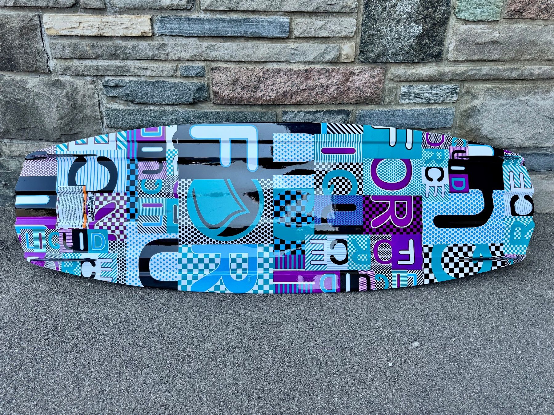 Surfboards & Schwimmbrette: Wakeboard Liquid Force 135.3 cm mit Bindung – Gebraucht aus Gommiswald von Aloha.Spirit 5