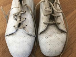 Handgefertigter Vintage-Kinderschuh als Dekoaritkel