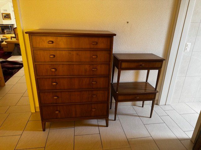 Schränke: Schrank mit Kommode und 2 Tische – Gebraucht aus Oetwil a.d. Limmat von AGraf71 1