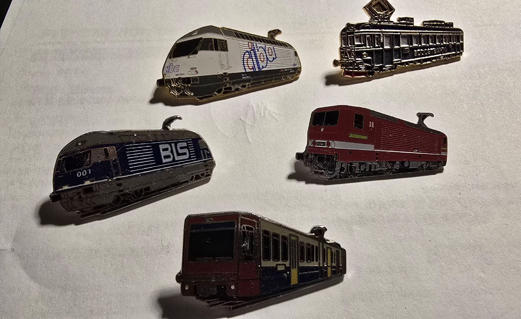 SBB/CFF/FFS Placchette & Badge: 5 pin's CFf  – Usato da Oron-la-Ville venduto da Exacash
