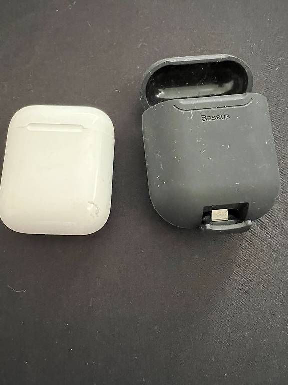 Apple Cuffie: AirPods 1 inkl. Ladecase – Usato da Münchwilen TG venduto da LuDeAn