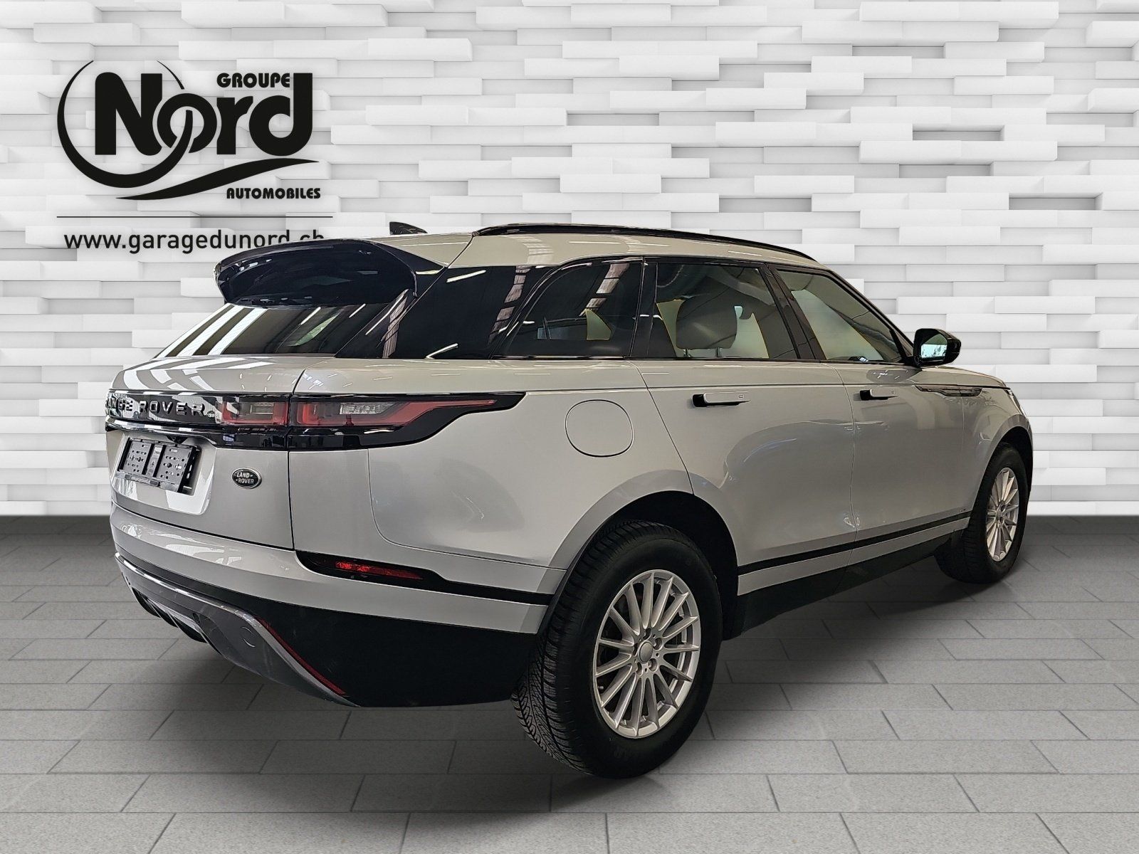 Land Rover Automobili: LAND ROVER Range Rover Velar 2.0 D R-Dynamic – Usato da Conthey venduto da garagedunord 1