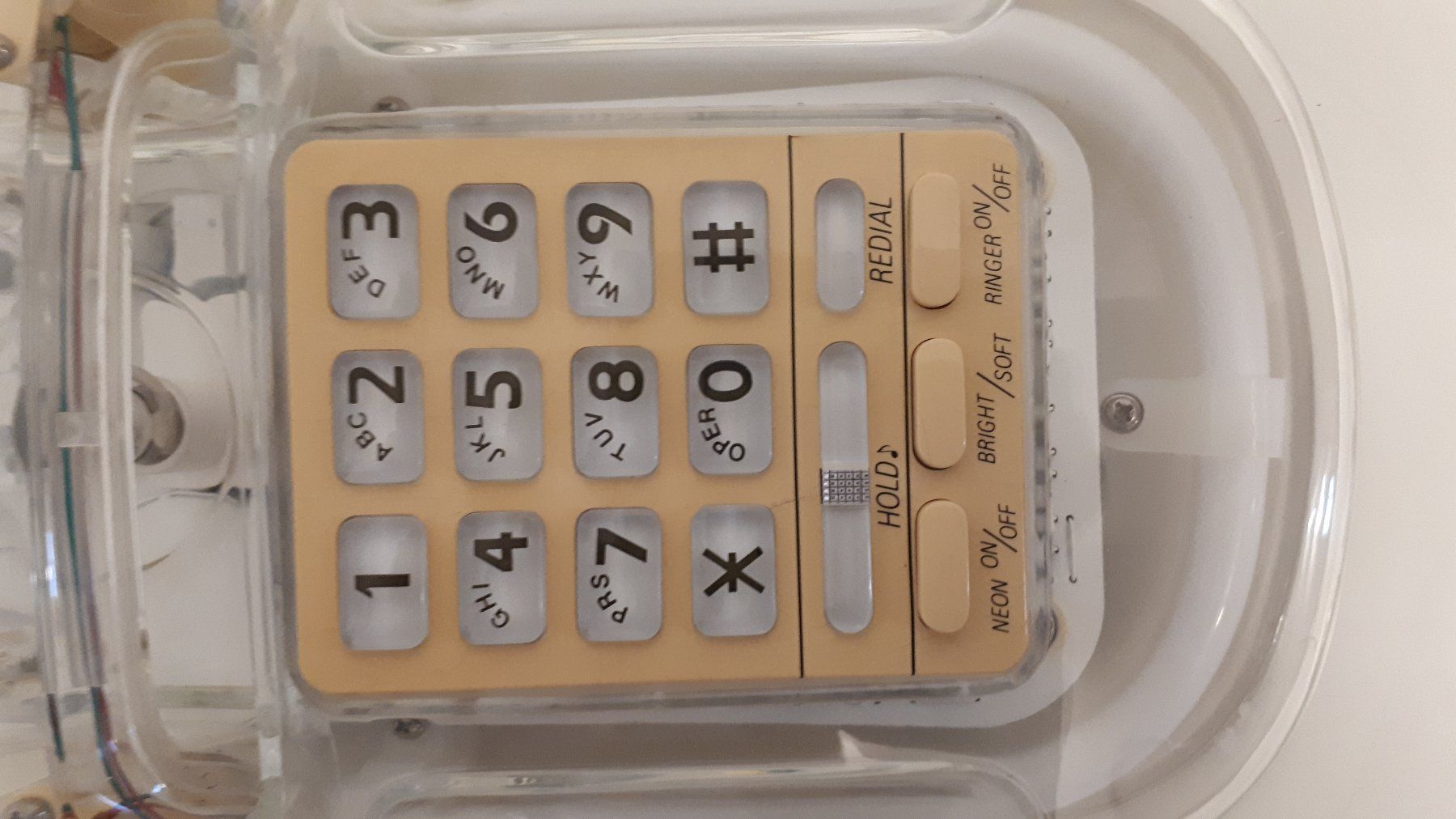 Telefoni: Neon Telefon - Transparent - ein Hingucker! – Usato da Madiswil venduto da 20gls 2