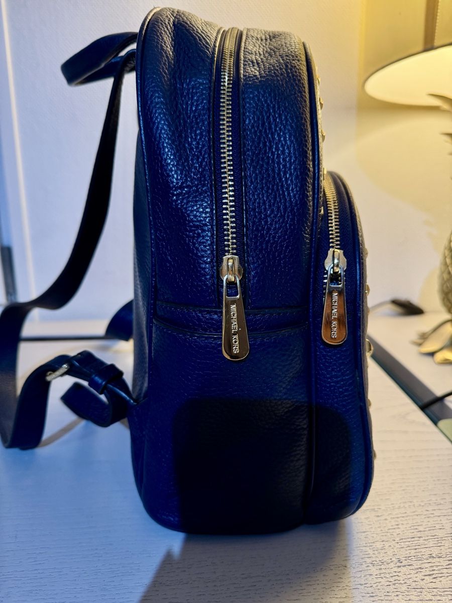 Michael Kors Zaini: Michael Kors Backpack navy blue gold studded – Usato da Hurden venduto da rac_wyf8 2