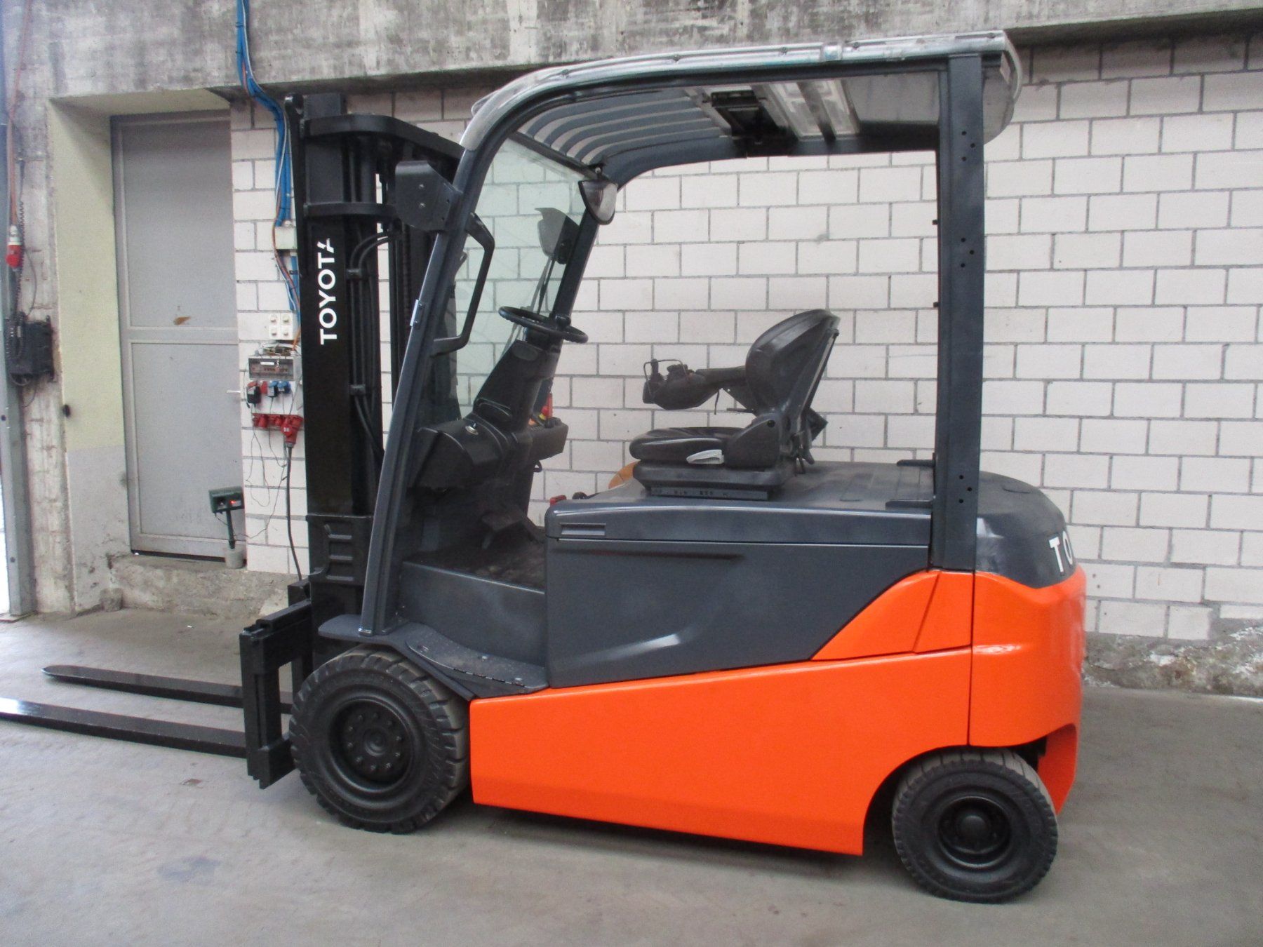 Toyota Carrelli elevatori e a forche: STAPLER  TOYOTA 8FBMT35  ELEKTRO GABELSTAPLER – Usato da Seon venduto da zomahandel 2